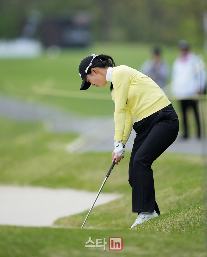 송민교 '집중력 돋보이는 임팩'                                                                                                                                                           