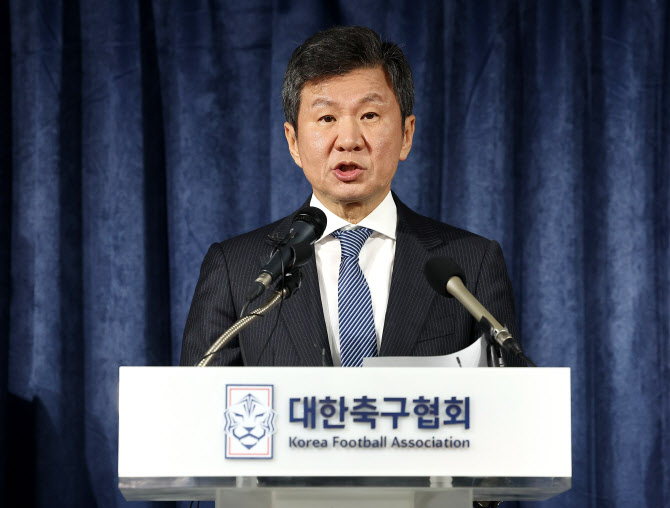“한국 축구 10년 퇴보” 이천수, “정몽규·정해성·황선홍 책임지고 그만둬야”