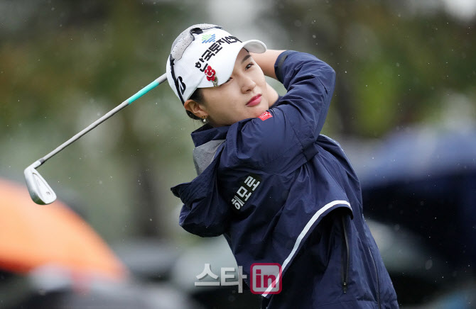 박현경 '연속 버디를 향하여'                                                                                                                                                             