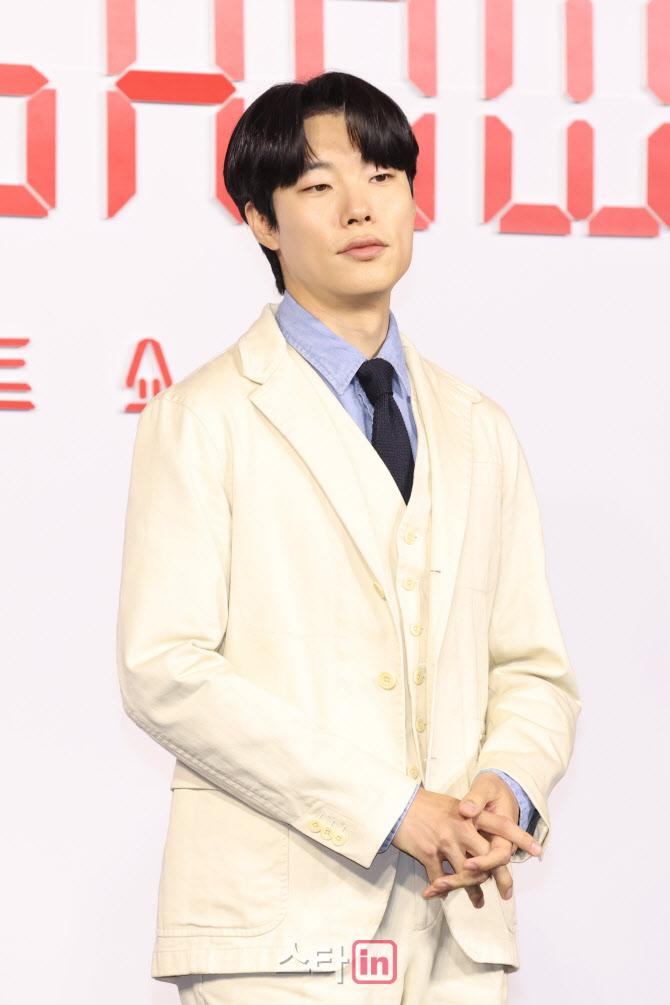 류준열, 훈훈한 외모                                                                                                                                                                               