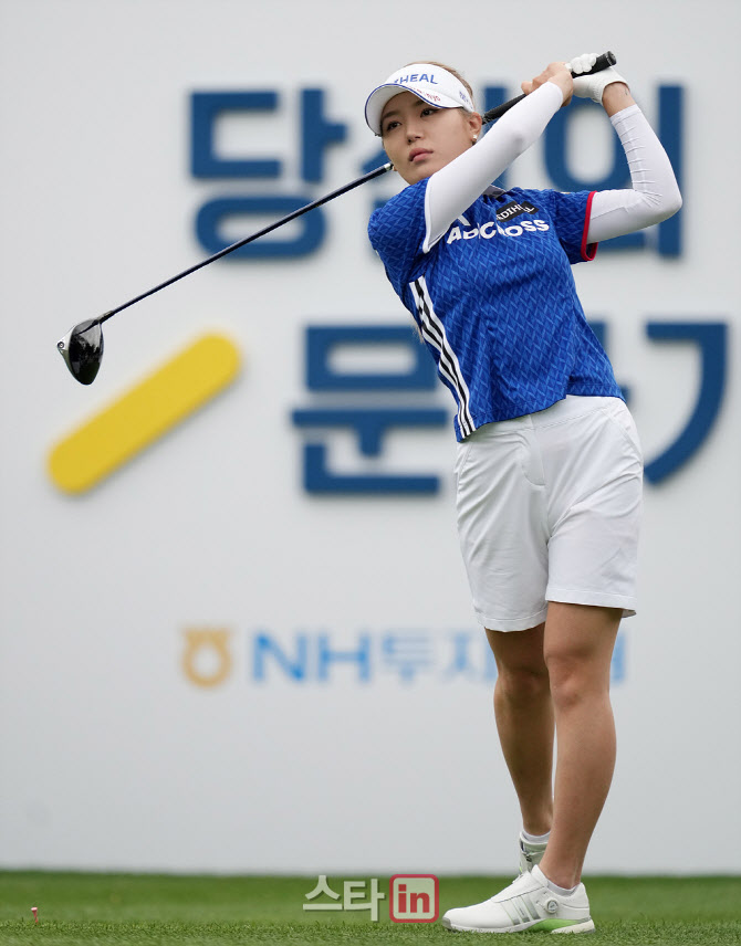 홍예은 '첫 티샷은 중앙으로'                                                                                                                                                             