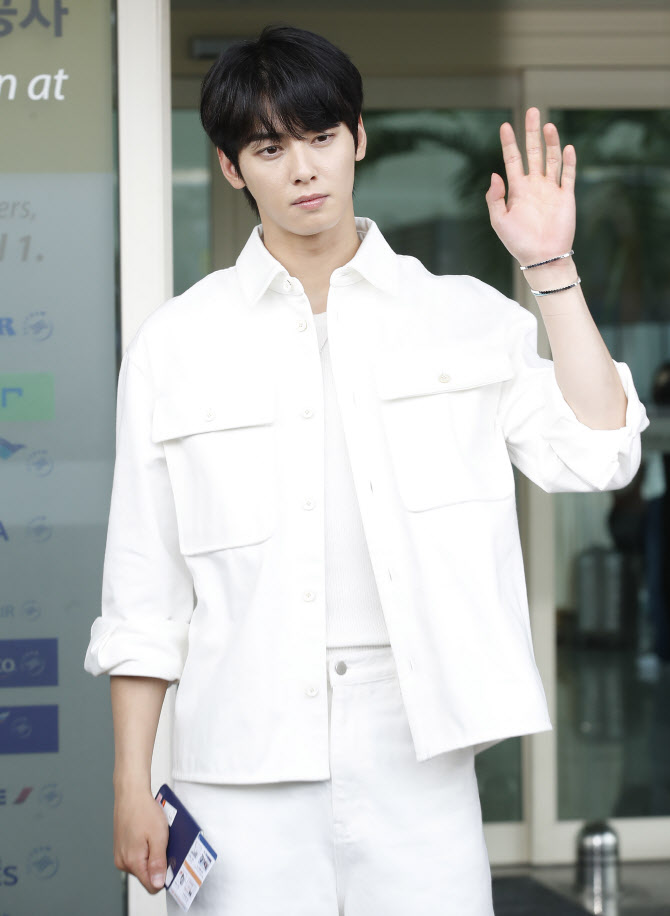 차은우, 화보 장인                                                                                                                                                                                       
