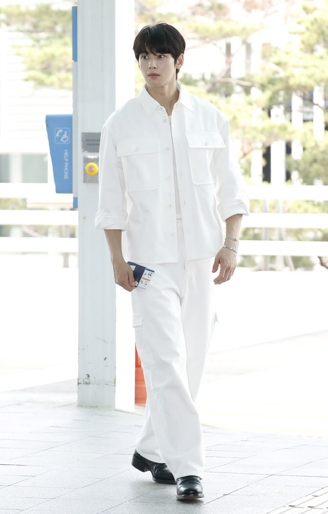 차은우, 움직이는 조각                                                                                                                                                                                   