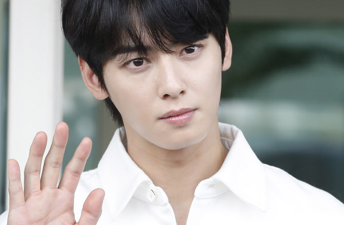 차은우, 국보급 잘생김                                                                                                                                                                                   