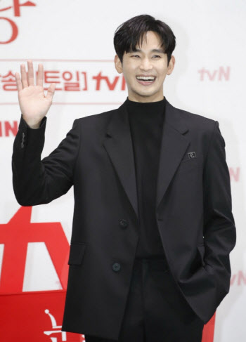 김수현·임나영 뜬금포 열애설… "전혀 사실무근" [공식]