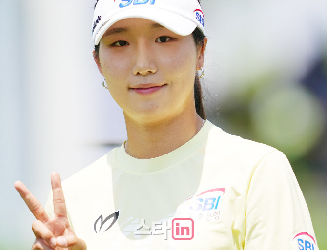 이동은,상승세 이어가는 상큼 브이                                                                                                                                                                  