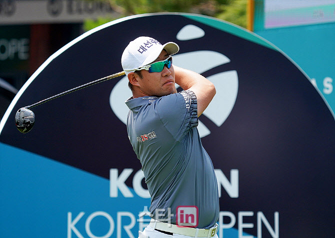  강경남 '거침없는 질주'                                                                                                                                                                 