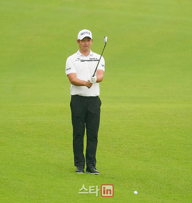  강경남 '정교함으로 승부한다'                                                                                                                                                           