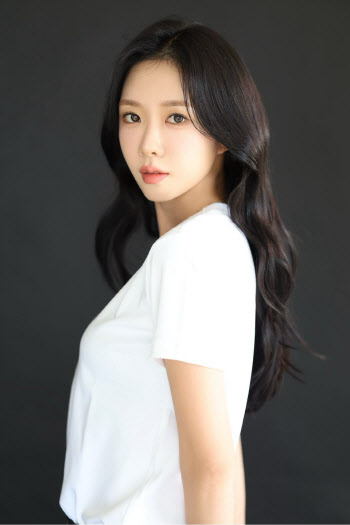 다이아 출신 조이현, 프로듀서서 배우로…'임대아파트'로 연극 도전