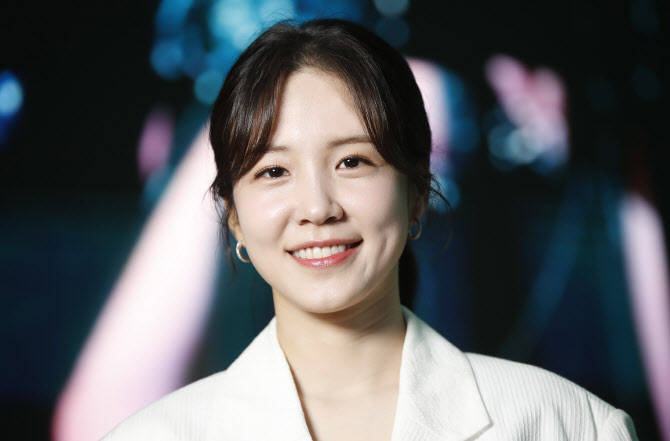 장예원, 지성 미인의 우아한 미소                                                                                                                                                                         