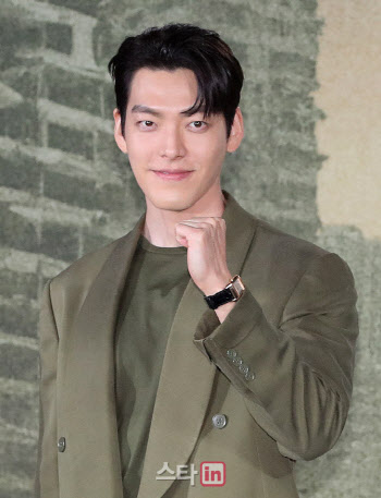 김우빈, BTS 옛 사옥 주인됐다…논현동 빌딩 173억원에 매입