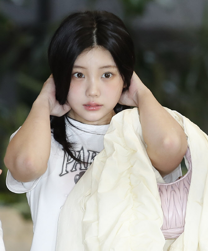 아일릿 원희, 맑은 아침 요정                                                                                                                                                                             