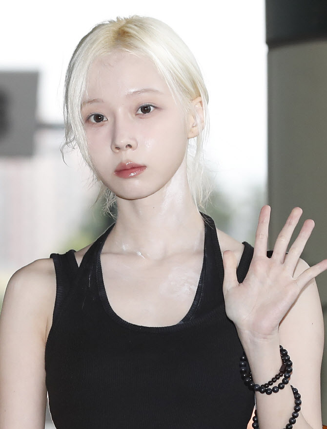 윈터, 새침한 인사                                                                                                                                                                                       