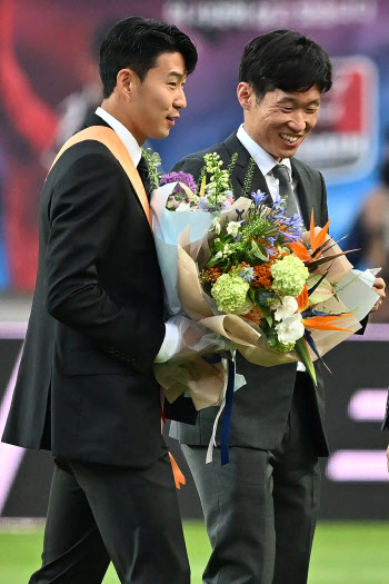 스스로 추가 질문받은 박지성, “아무 말 안 하는 건 한국 축구 배제하는 것”