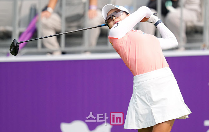 고지원,정확도 높은 첫 티샷                                                                                                                                                                        