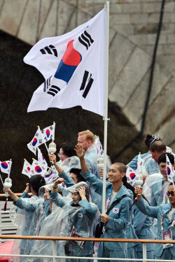 개회식서 대한민국을 북한으로 잘못 소개...체육회 긴급회의[파리올림픽]