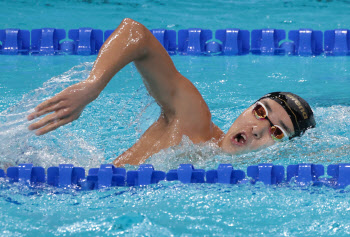 수영 김우민, 400m 위해 승부수... 800m·1500m 출전 포기