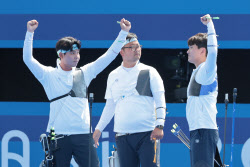 한국 남자 양궁, 일본과 8강전 6-0 완승...4강서 중국과 대결[파리올림픽]