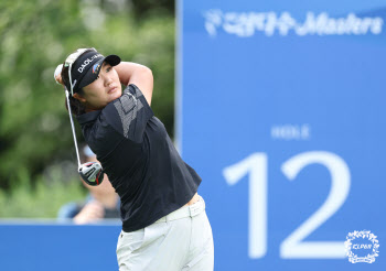 LPGA 투어서 활약하는 유해란, 국내 무대 첫날 1타 차 공동 3위