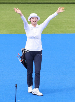 한국 여자양궁 에이스 임시현, 개인전까지 석권...3관왕 등극[파리올림픽]