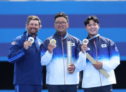 ‘4.9mm로 갈렸다’ 김우진, 그랜드슬램 달성... 한국 최다 금메달 보유자 [파리올림픽]