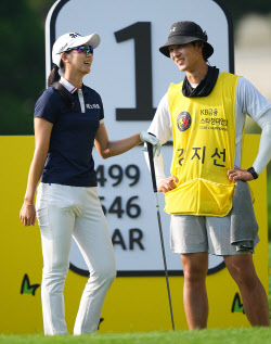 [포토]강지선,미소로 대화해요