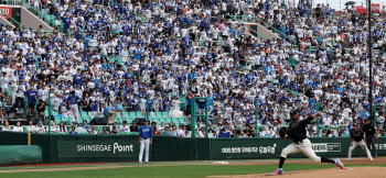 한국 프로야구, 사상 최초 1000만 관중 시대 열었다