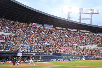 ‘사상 첫 1천만 관중’ KBO, 200경기 매진... 한화 65.2% 최고 매진율