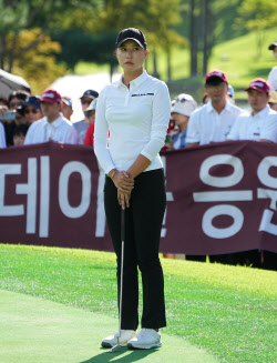 [포토]문정민,마지막 우승 퍼트를 남기고                                                                                                                                                                  