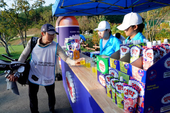 “‘얼박’ 한 잔 마시고 정신 번쩍”..더채리티클래식 이색 서비스 눈길