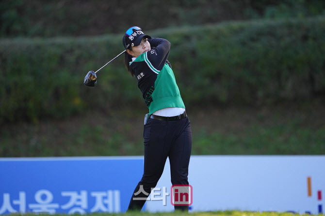 장수연,정확도 높은 티샷 공략                                                                                                                                                                      