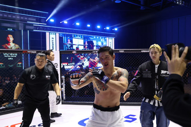 Mongolian Boxer Nandin Erden Scores KO Win at ZFN 02, Hong Joon-Yong Retires