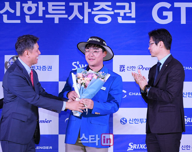 윤서준,우승 꽃다발 감사합니다                                                                                                                                                                     