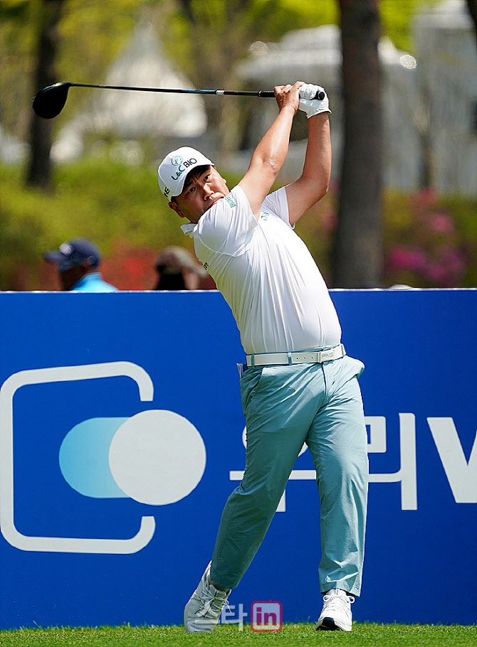 [골프in포토] 이대한 '파워풀한 드라이버샷'                                                                                                                                                     