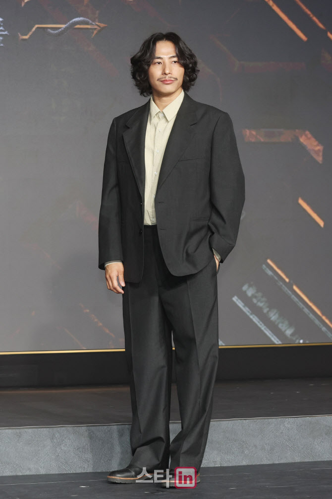 보드게임 마스터 티노, 여유있는 미소                                                                                                                                                               