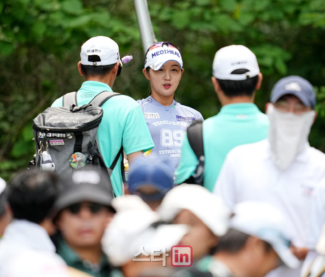 [골프in포토]박현경,큐티풀 팬클럽과 함께해요                                                                                                                                                             