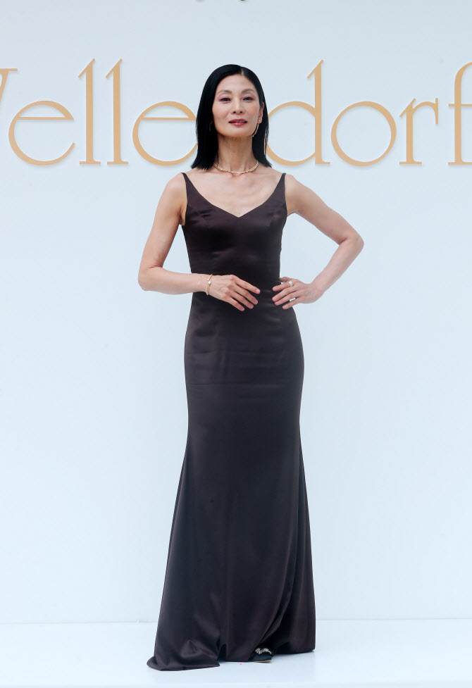  우아한 강수진 단장                                                                                                                                                                               