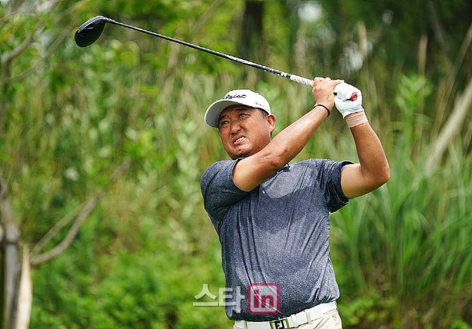 [골프in포토] 모중경, 호쾌한 샷으로 우승 가즈아                                                                                                                                                          