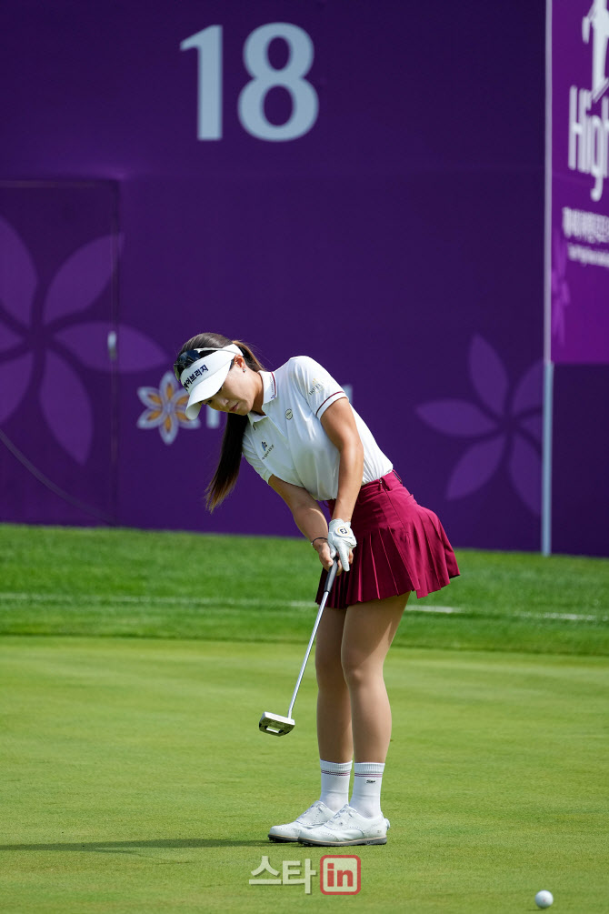 [골프in포토]한빛나,챔피언 퍼트 연습중                                                                                                                                                                   