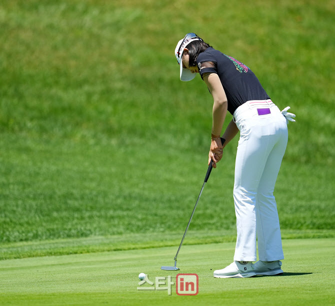 [골프in포토]문정민,첫 버디를 노린다                                                                                                                                                                     