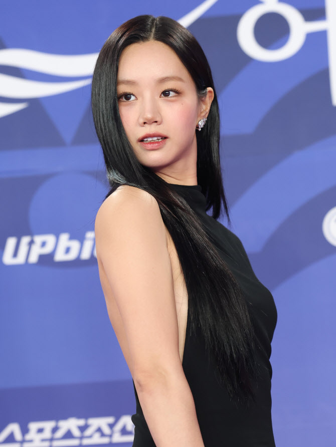 매혹적인 혜리                                                                                                                                                                                           