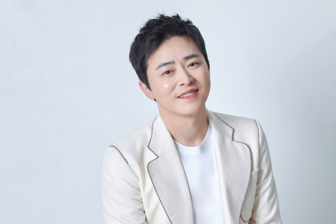 '좀비딸' 조정석 "'엑시트' 임윤아와 여름 대결? 서로 끌어주자고"[인터... - 뉴스 썸네일 이미지
