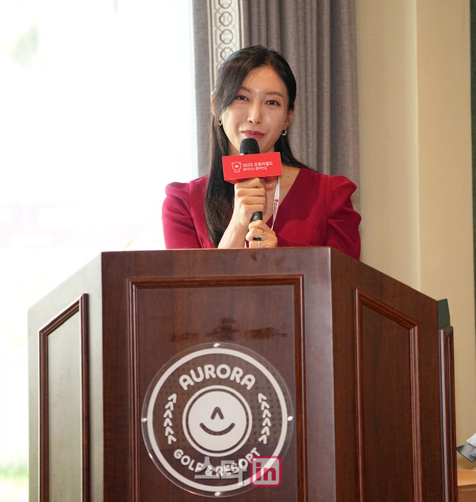 [골프in포토]홍재경 아나운서,반가운 미소                                                                                                                                                                 