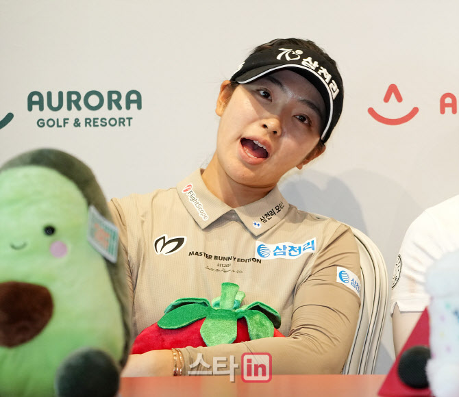 [골프in포토]유현조,첫 인사는 이렇게                                                                                                                                                                     