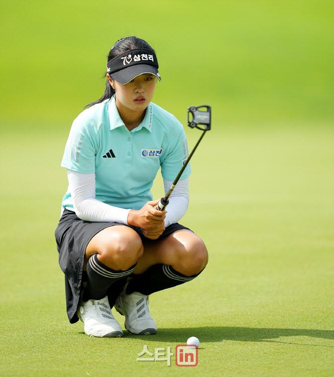 [골프in포토]서교림,이글위해 핀을 노린다                                                                                                                                                                 