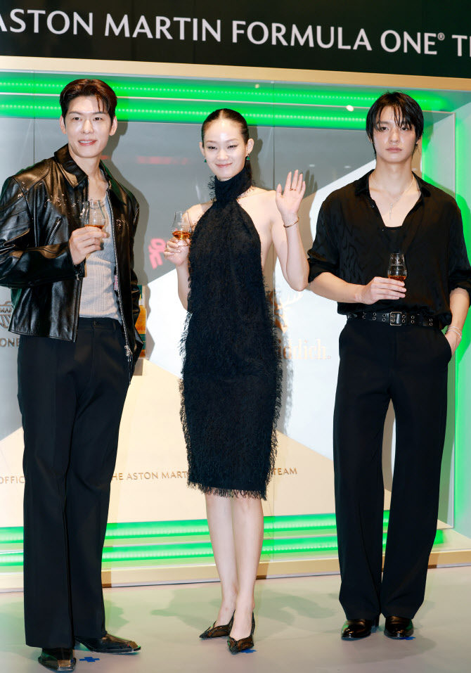 오스틴 강·신현지·채종석, 좋은 사람들과 함께                                                                                                                                                           
