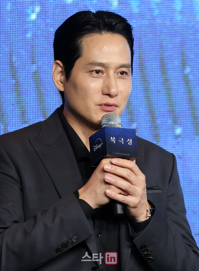인사말하는 배우 박해준                                                                                                                                                                            