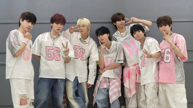 스윗치, 간절함·진정성 통했다... 日 공연 전석 매진 기염 - 뉴스 썸네일 이미지