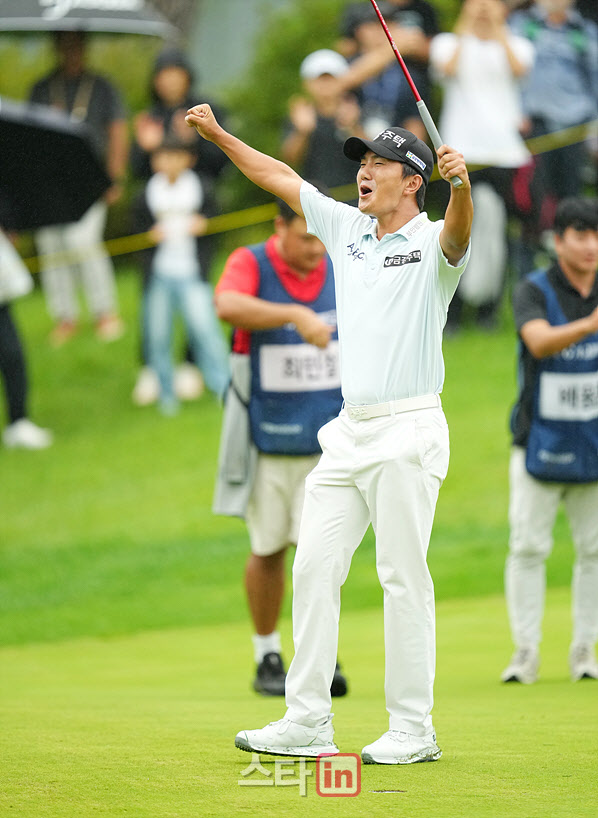 [골프in 포토] 옥태훈,우승 포효의 시작                                                                                                                                                                   