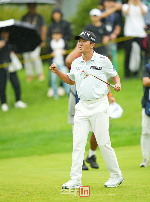 [골프in 포토] 옥태훈,압도적인 우승 확정 순간                                                                                                                                                            